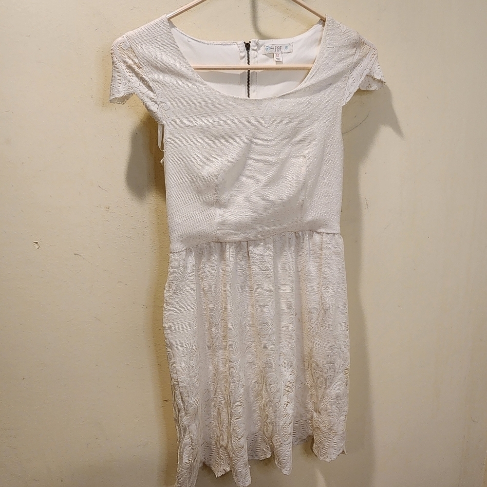 Love Fire Juniors Ivory Cocktail dress size XS